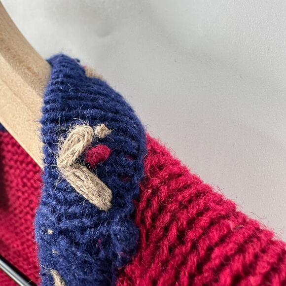 Vintage Erika Floral Embroidered Knit Sweater Vest in Red Navy Size Medium - Picture 11 of 11